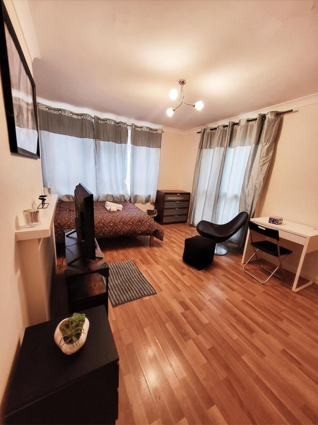 Huge And Affordable 3 Bedroom Flat In Hammersmith For 7 People With Welcome Breakfast لندن المظهر الخارجي الصورة