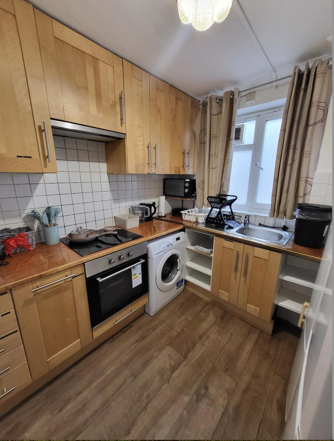 Huge And Affordable 3 Bedroom Flat In Hammersmith For 7 People With Welcome Breakfast لندن المظهر الخارجي الصورة
