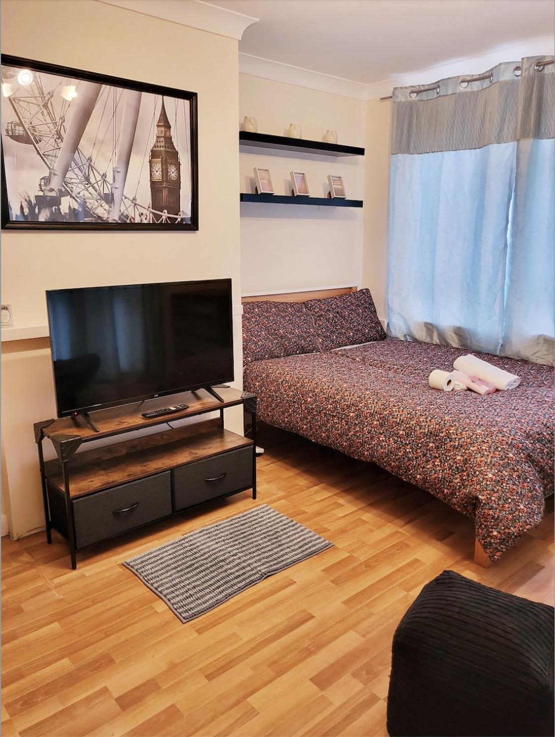 Huge And Affordable 3 Bedroom Flat In Hammersmith For 7 People With Welcome Breakfast لندن المظهر الخارجي الصورة