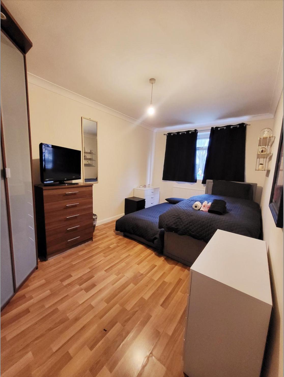 Huge And Affordable 3 Bedroom Flat In Hammersmith For 7 People With Welcome Breakfast لندن المظهر الخارجي الصورة