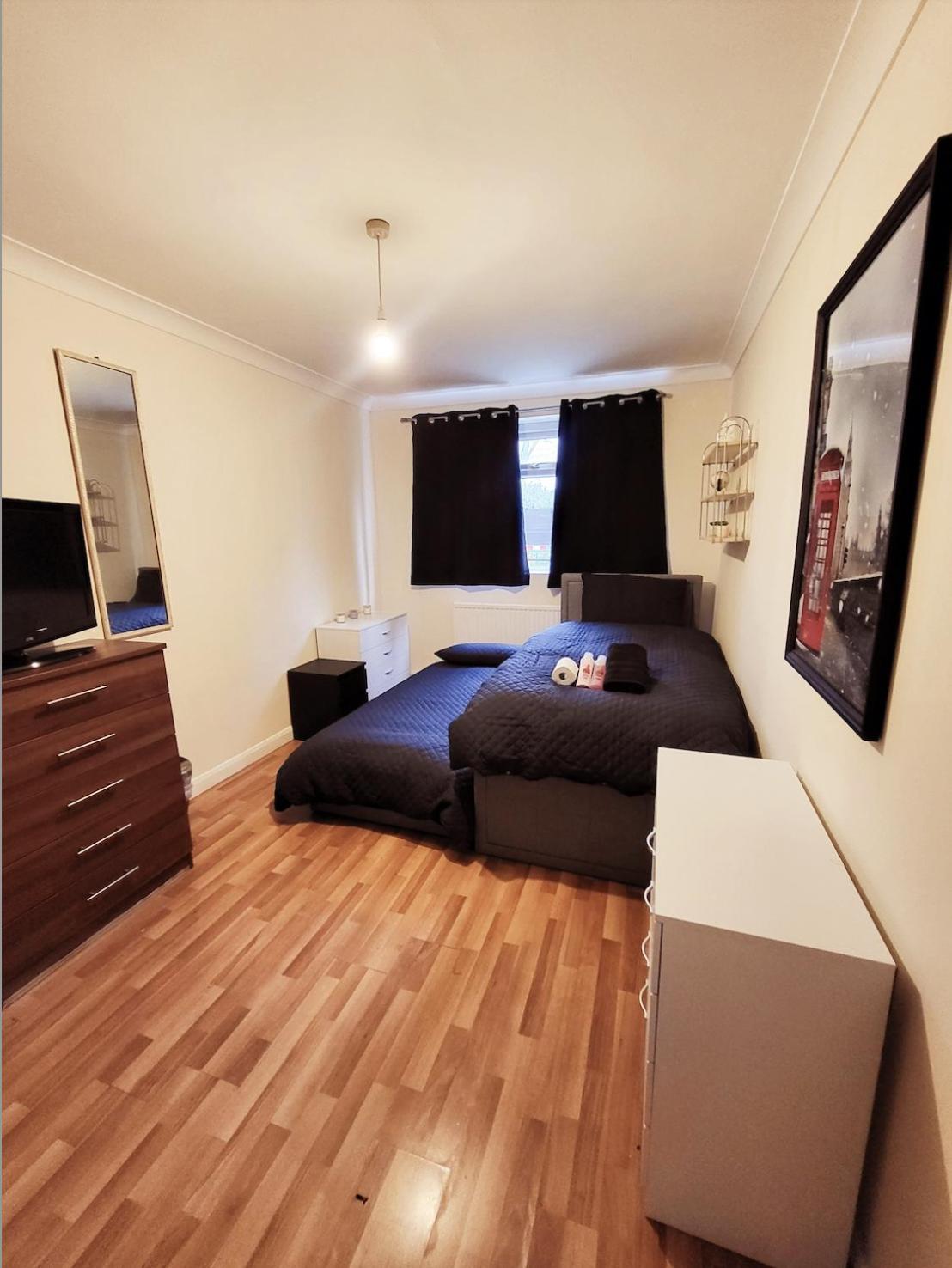 Huge And Affordable 3 Bedroom Flat In Hammersmith For 7 People With Welcome Breakfast لندن المظهر الخارجي الصورة