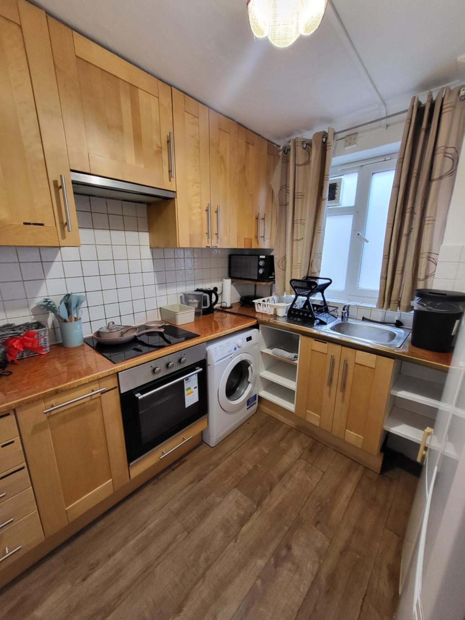 Huge And Affordable 3 Bedroom Flat In Hammersmith For 7 People With Welcome Breakfast لندن المظهر الخارجي الصورة