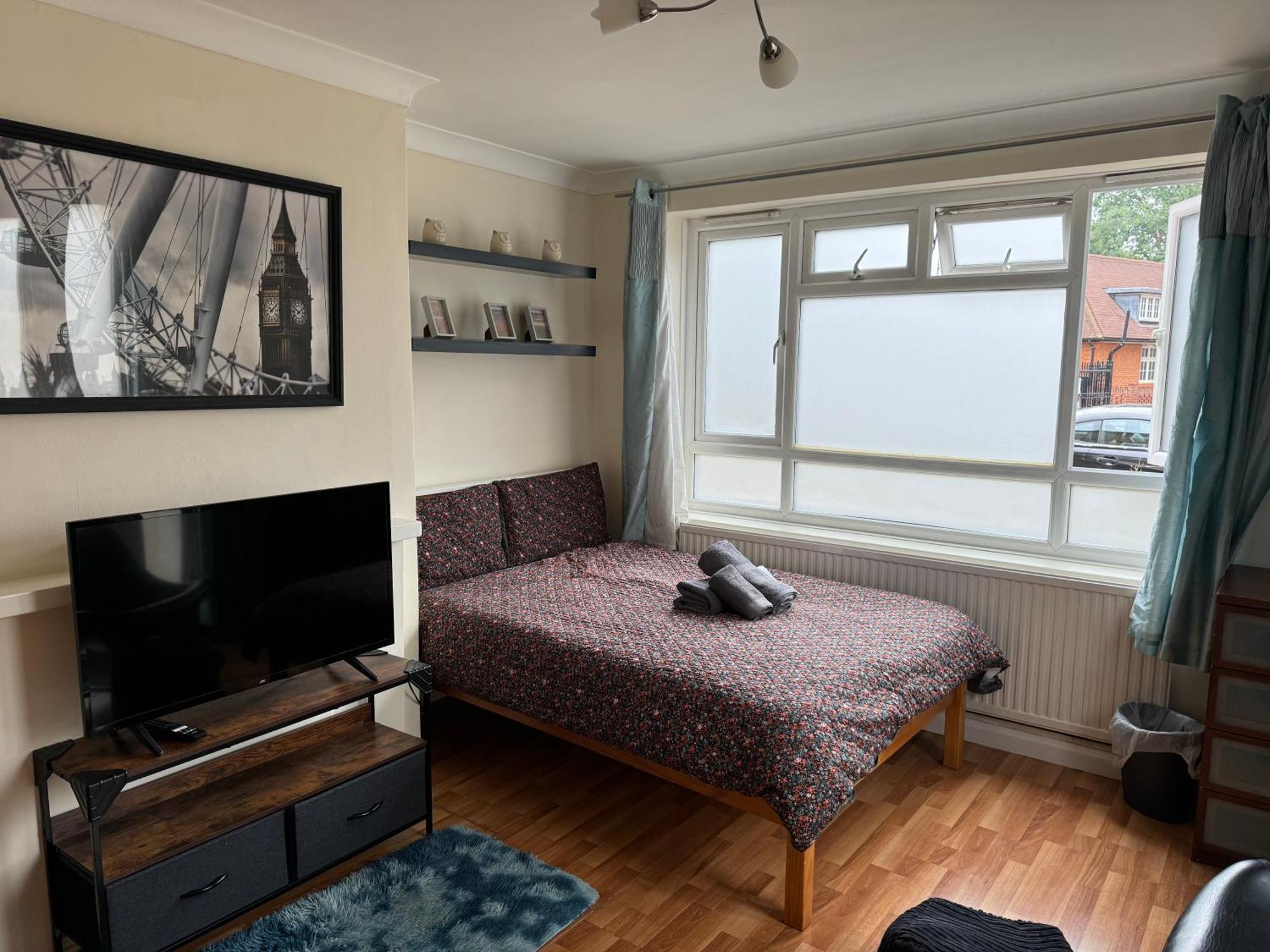 Huge And Affordable 3 Bedroom Flat In Hammersmith For 7 People With Welcome Breakfast لندن المظهر الخارجي الصورة