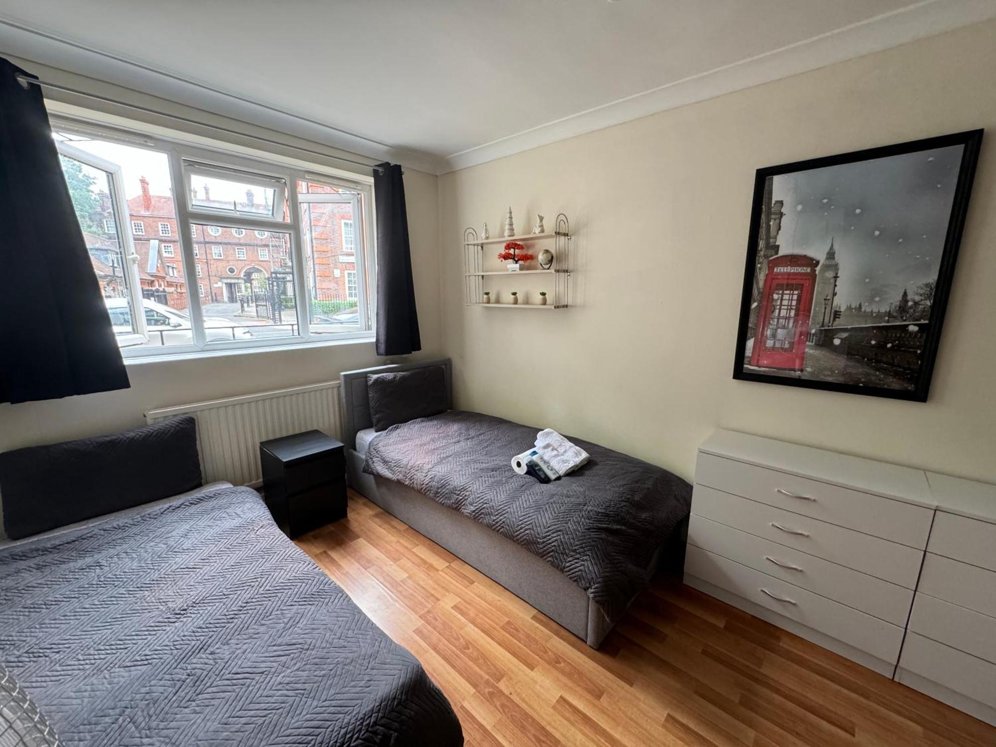 Huge And Affordable 3 Bedroom Flat In Hammersmith For 7 People With Welcome Breakfast لندن المظهر الخارجي الصورة