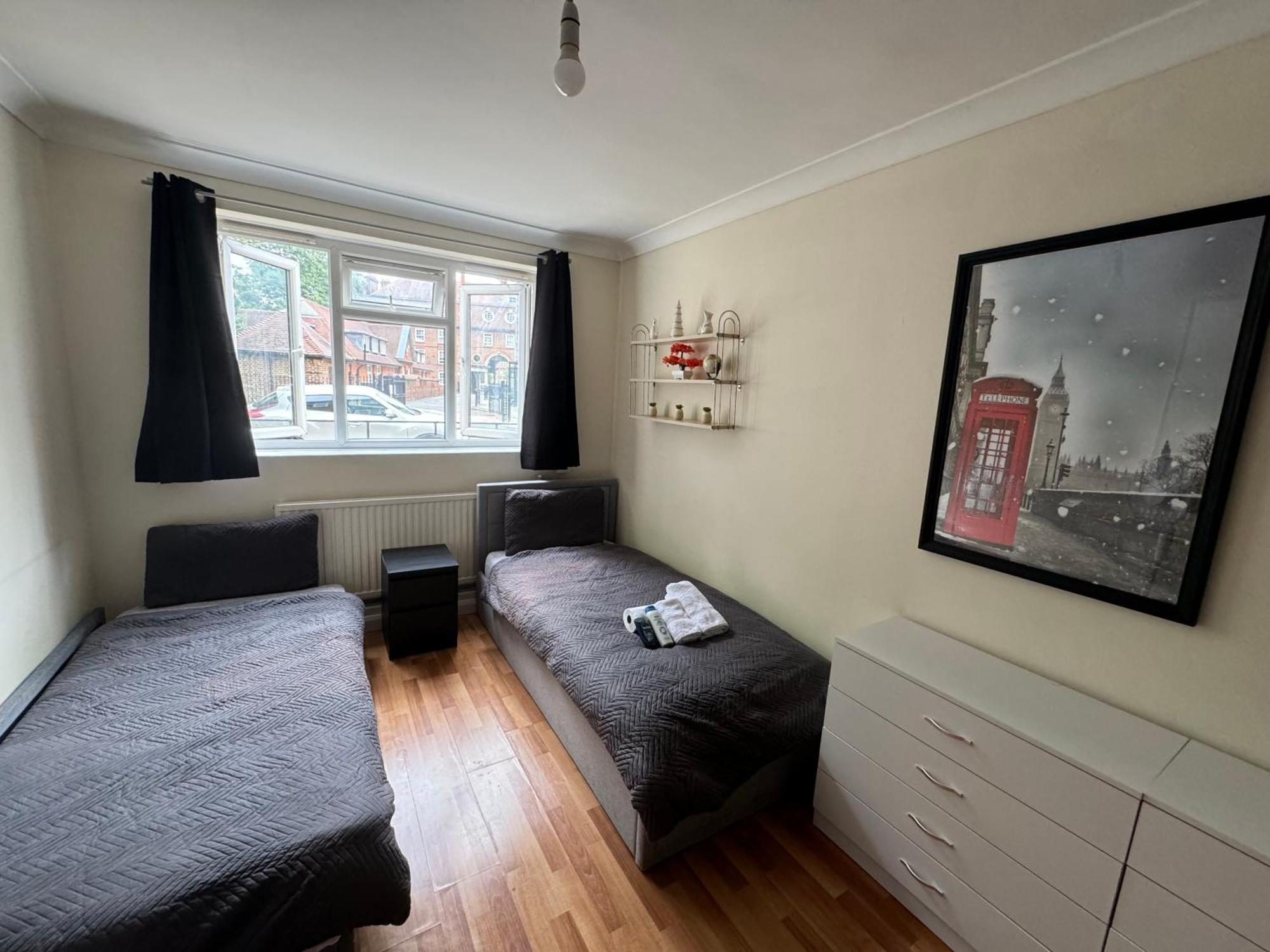 Huge And Affordable 3 Bedroom Flat In Hammersmith For 7 People With Welcome Breakfast لندن المظهر الخارجي الصورة