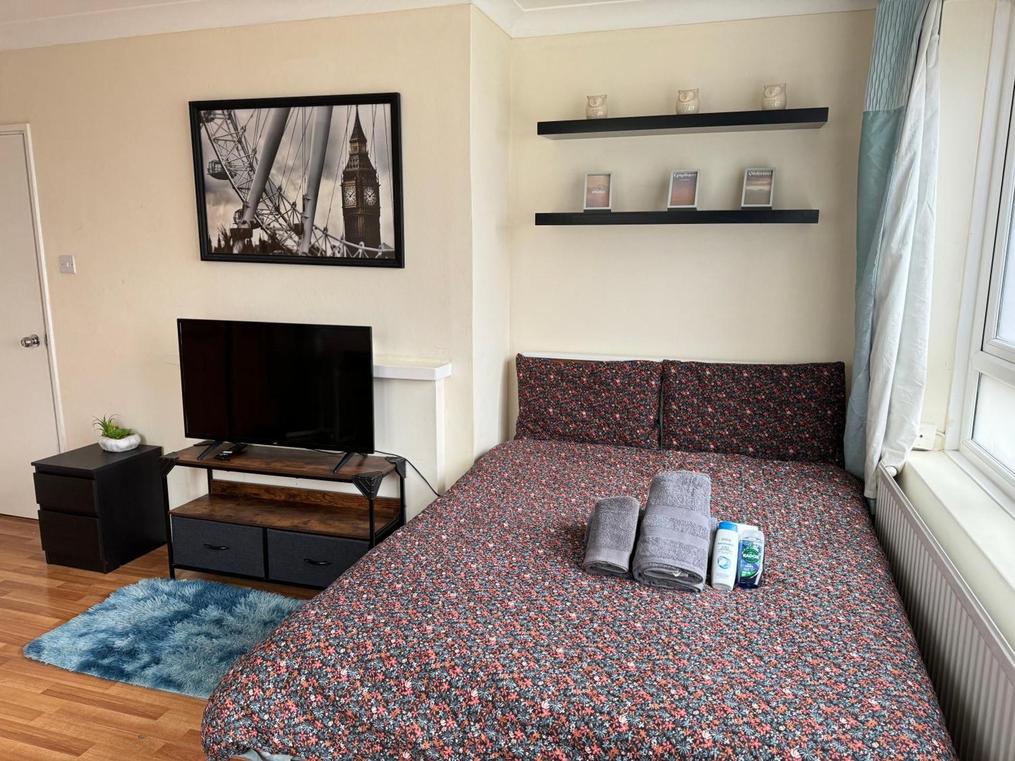 Huge And Affordable 3 Bedroom Flat In Hammersmith For 7 People With Welcome Breakfast لندن المظهر الخارجي الصورة
