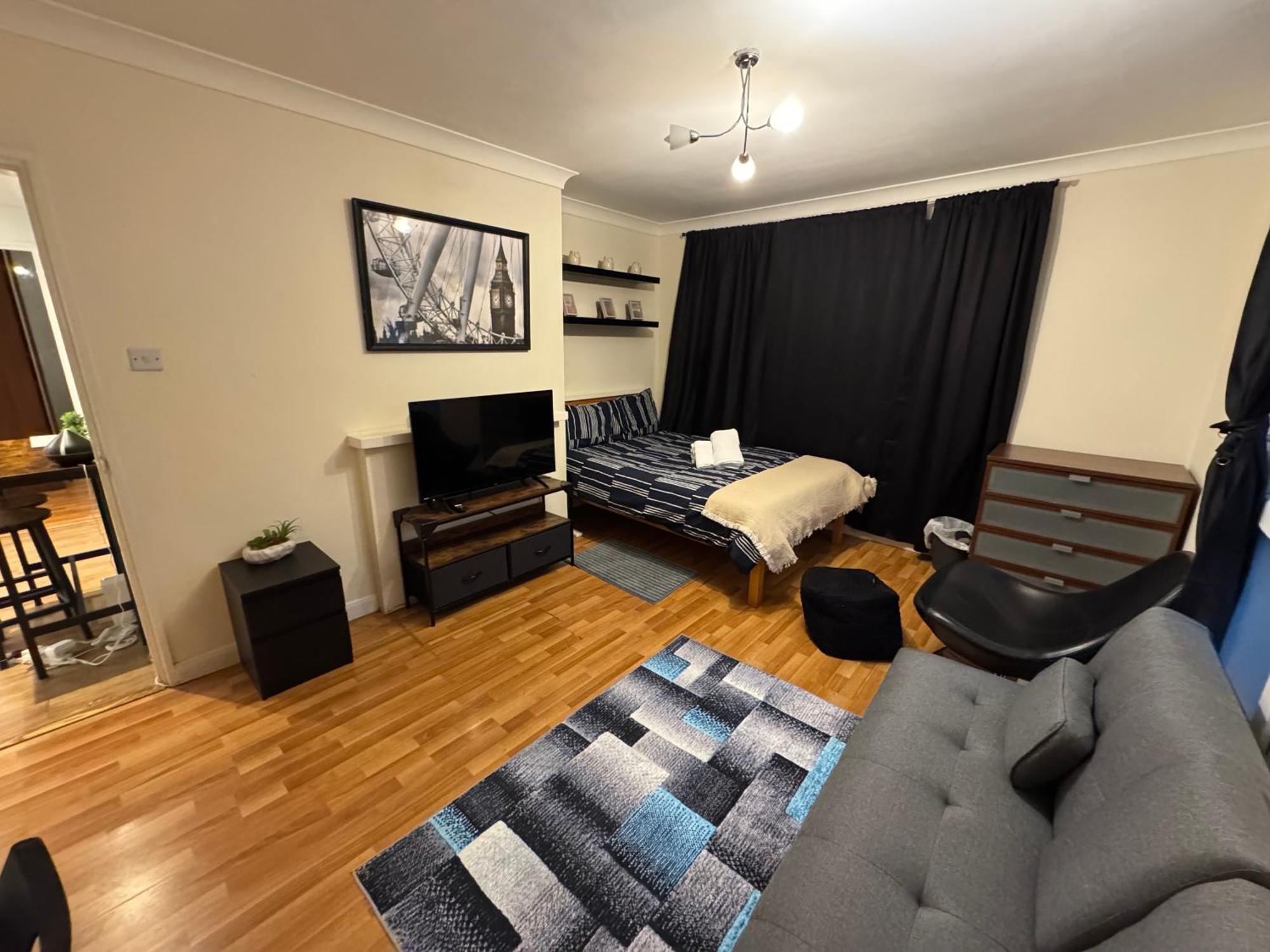 Huge And Affordable 3 Bedroom Flat In Hammersmith For 7 People With Welcome Breakfast لندن المظهر الخارجي الصورة