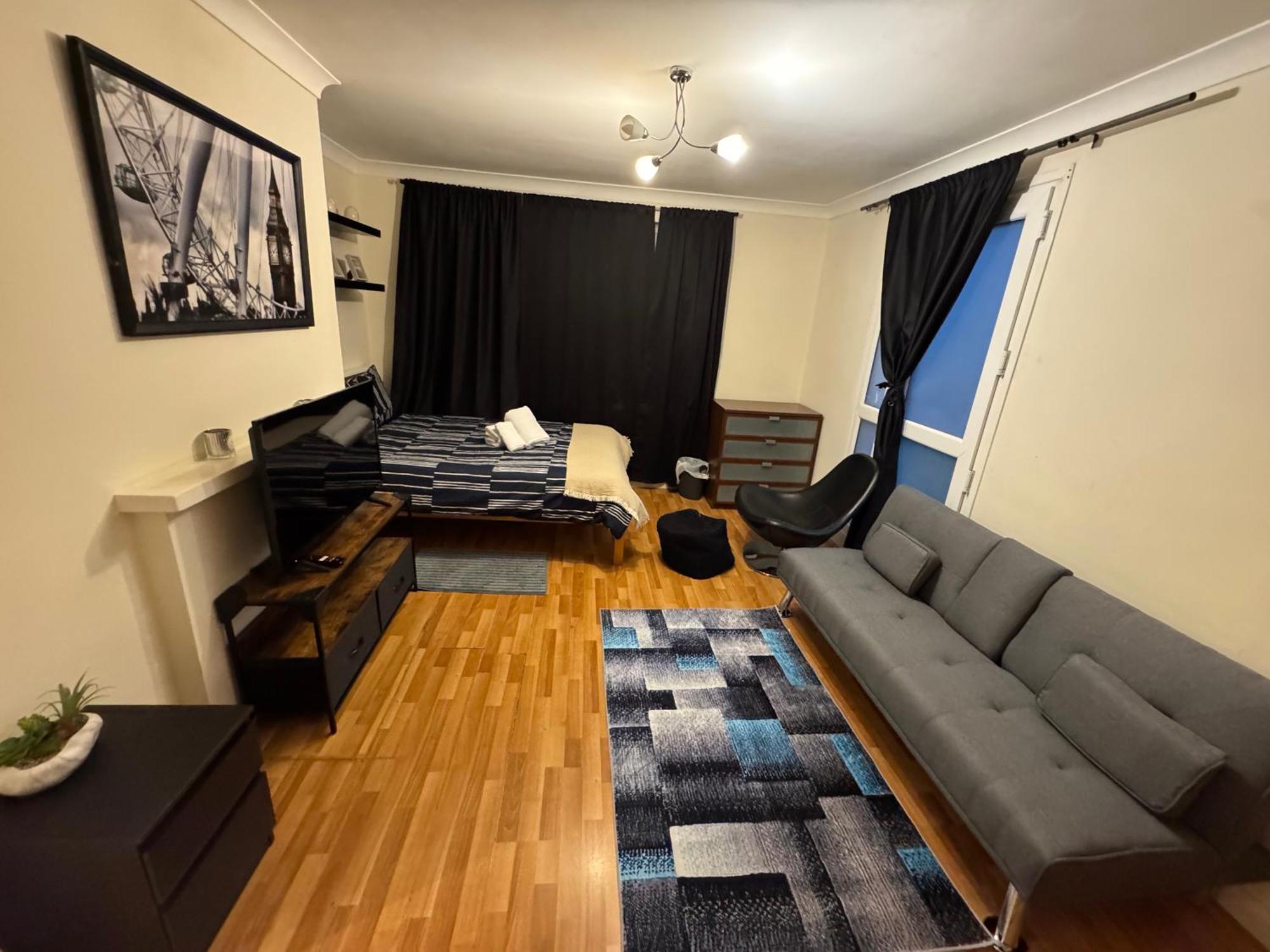 Huge And Affordable 3 Bedroom Flat In Hammersmith For 7 People With Welcome Breakfast لندن المظهر الخارجي الصورة